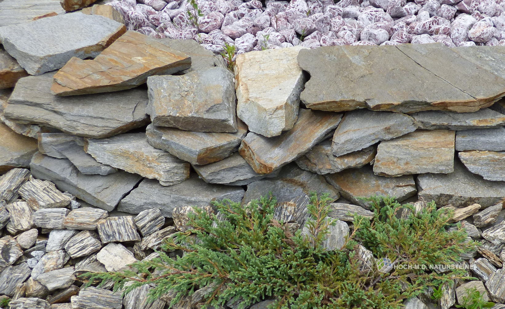 Gneis Platten, Monolithen, Felsen und Schotter