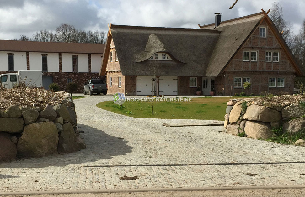 125 Tonnen Steine, Verlegung in Rostock, Preise auf Anfrage
