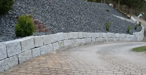 Granitsteinblöcke Laban-2 gespalten